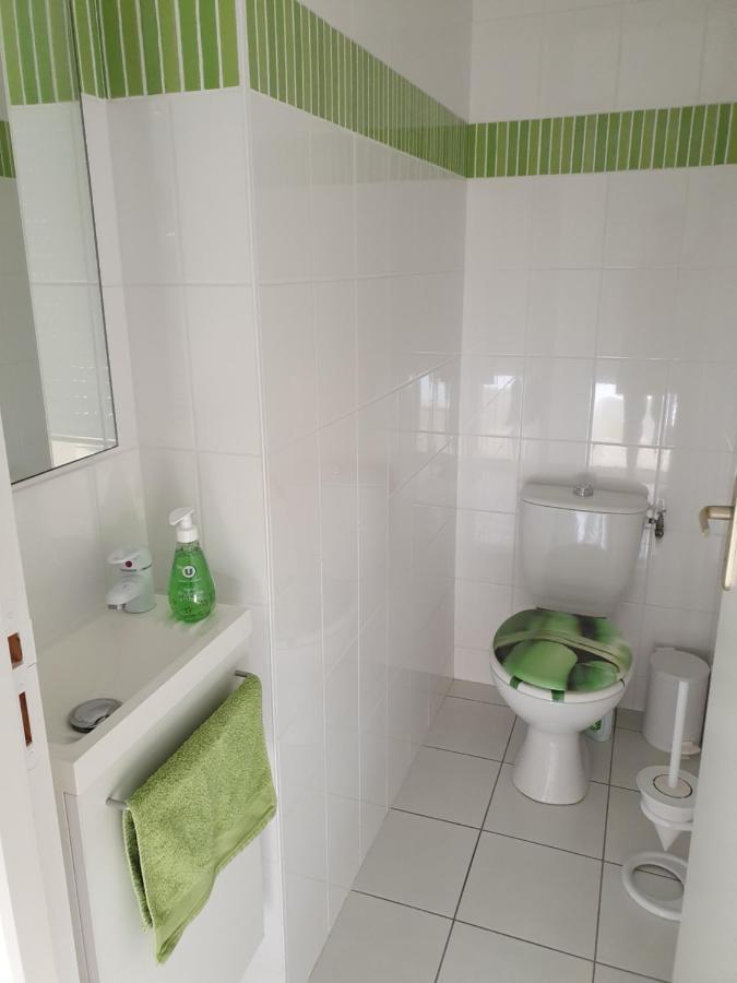 Gite Calme: Tranquil Stay with Pool and High-Speed Wi-Fi Le May-sur-Evre Exterior photo