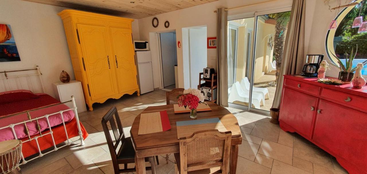 Gite Calme: Tranquil Stay with Pool and High-Speed Wi-Fi Le May-sur-Evre Exterior photo