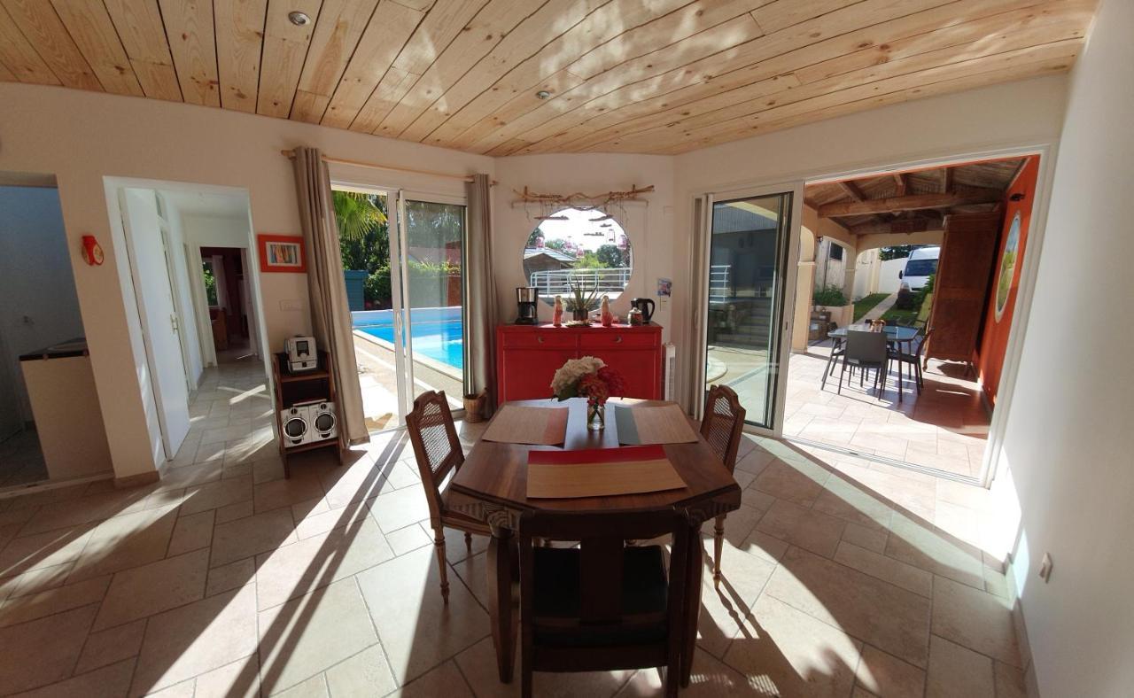 Gite Calme: Tranquil Stay with Pool and High-Speed Wi-Fi Le May-sur-Evre Exterior photo