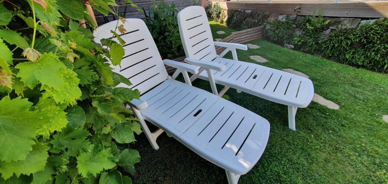 Gite Calme: Tranquil Stay with Pool and High-Speed Wi-Fi Le May-sur-Evre Exterior photo