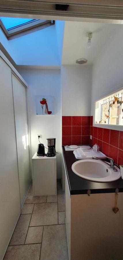 Gite Calme: Tranquil Stay with Pool and High-Speed Wi-Fi Le May-sur-Evre Exterior photo