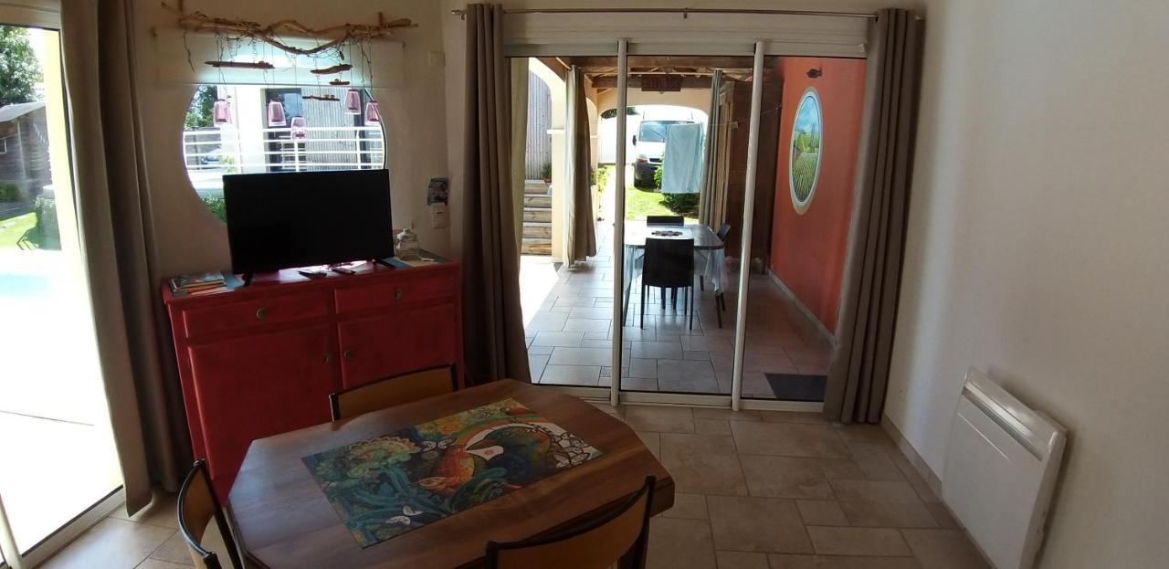 Gite Calme: Tranquil Stay with Pool and High-Speed Wi-Fi Le May-sur-Evre Exterior photo