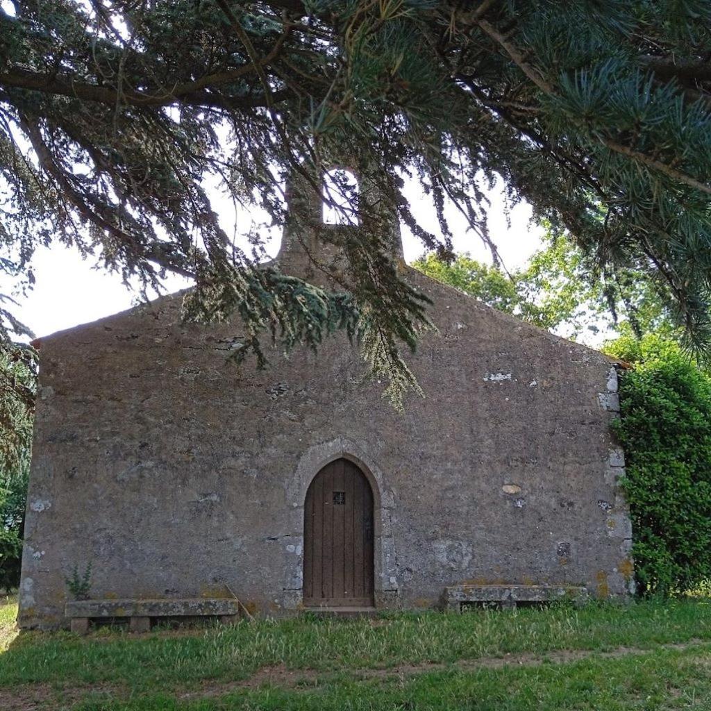 Gite Calme: Tranquil Stay with Pool and High-Speed Wi-Fi Le May-sur-Evre Exterior photo