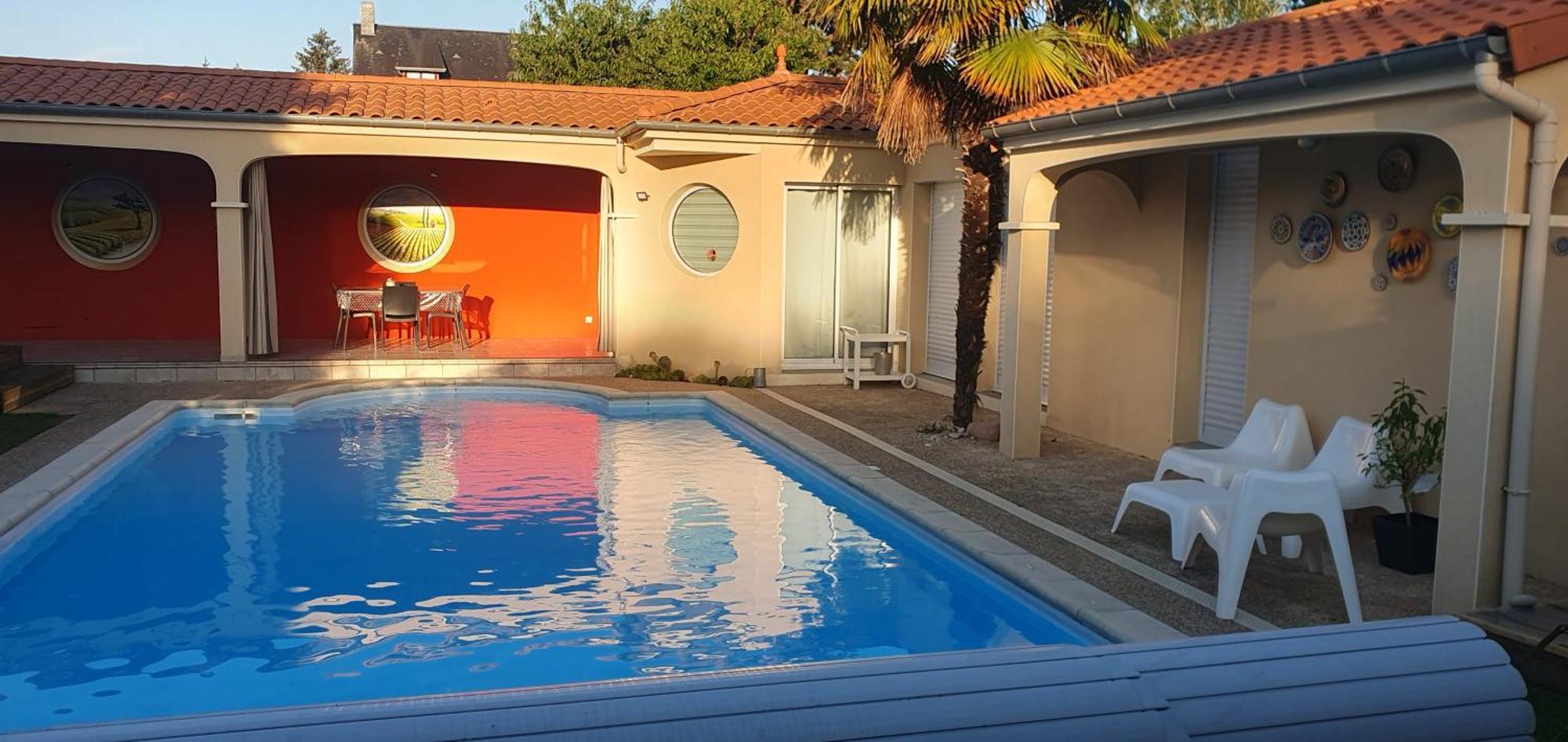 Gite Calme: Tranquil Stay with Pool and High-Speed Wi-Fi Le May-sur-Evre Exterior photo