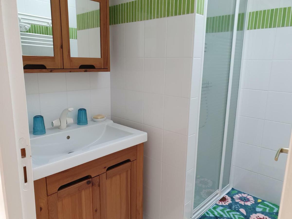 Gite Calme: Tranquil Stay with Pool and High-Speed Wi-Fi Le May-sur-Evre Exterior photo
